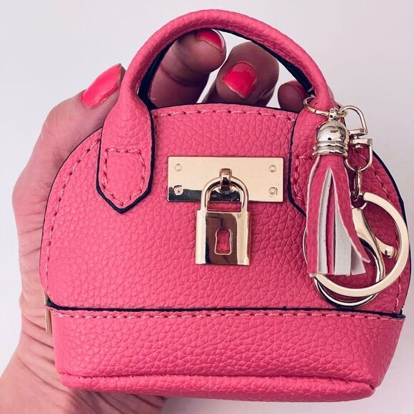NWT Gorgeous Pink Pu Leather Purse Bag Charm Lobster Keyring Keyring Keyholder - Picture 1 of 16